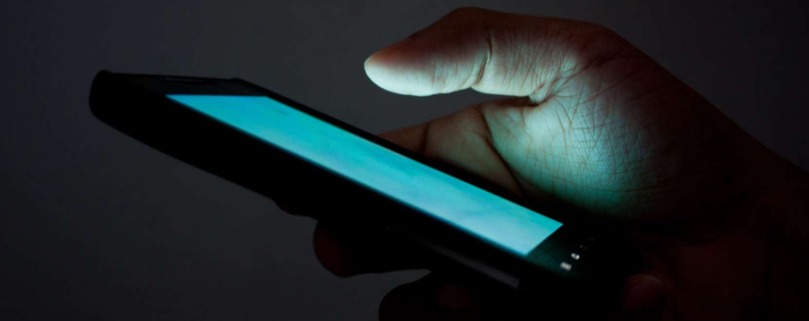 A magyarok harmada tartja mag&aacute;t telefonf&uuml;ggőnek 