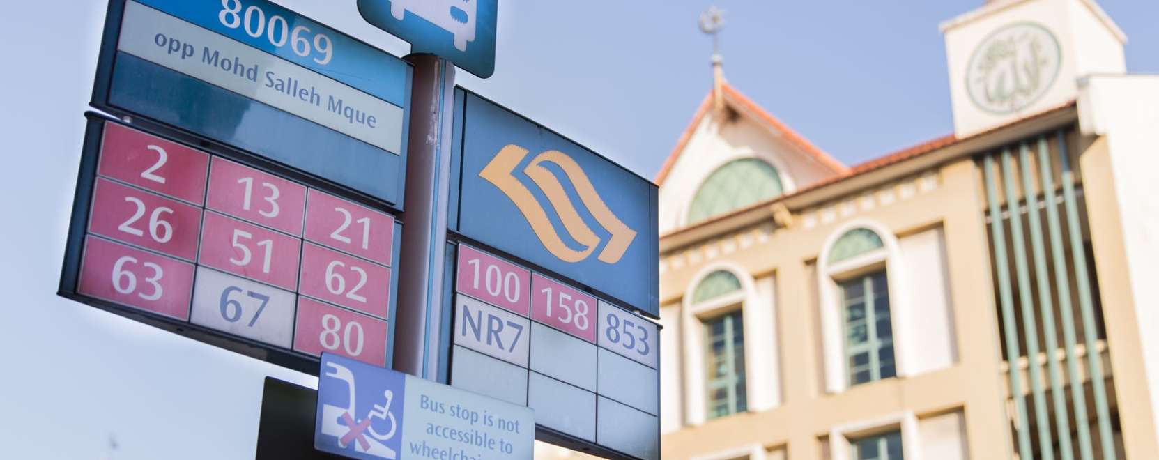 Vill&aacute;mt&ouml;ltőt kapnak az &ouml;nvezető buszok