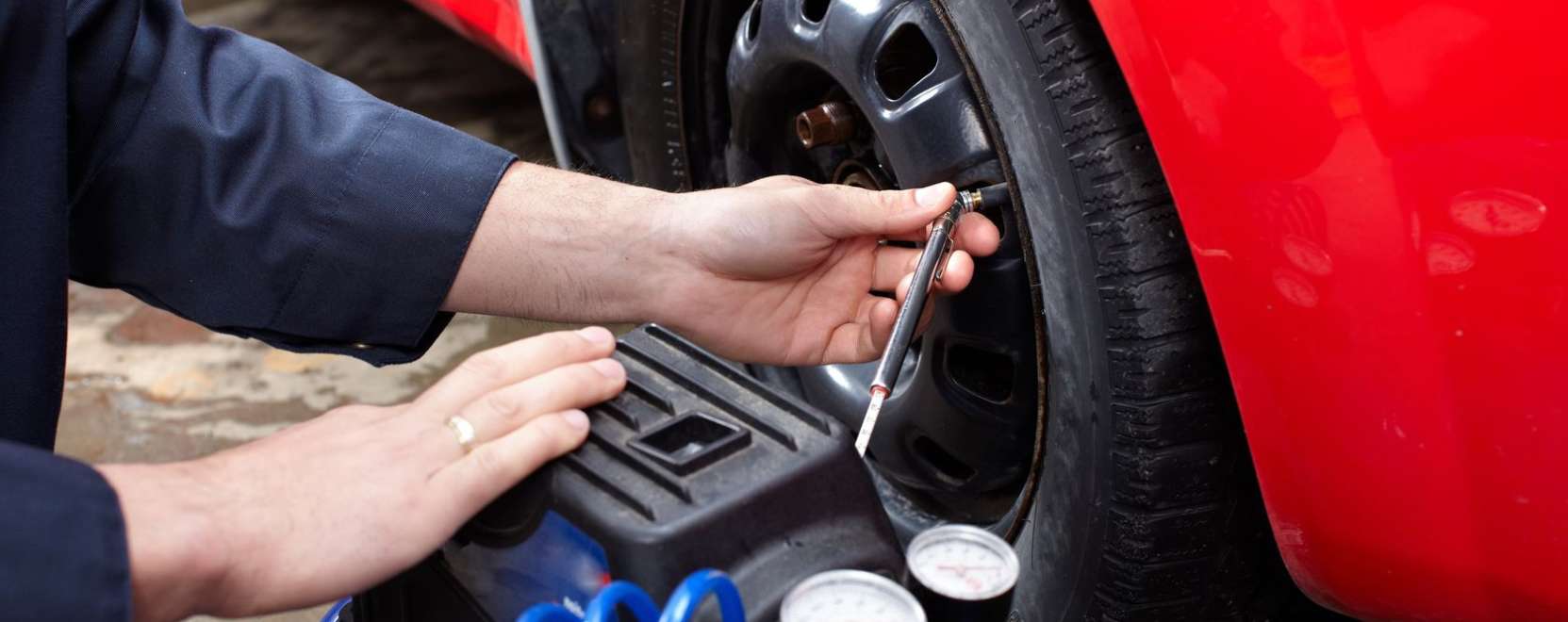 Intelligens abroncsfigyelő a biztons&aacute;gos k&ouml;zleked&eacute;s&eacute;rt