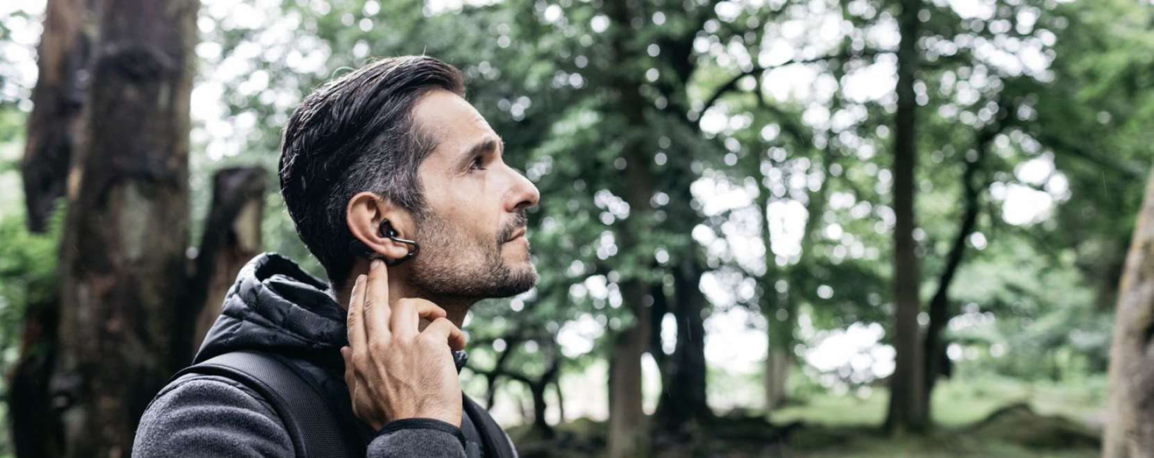 M&aacute;jusban &eacute;rkezik a Sony Xperia Ear Duo f&uuml;lhallgat&oacute;