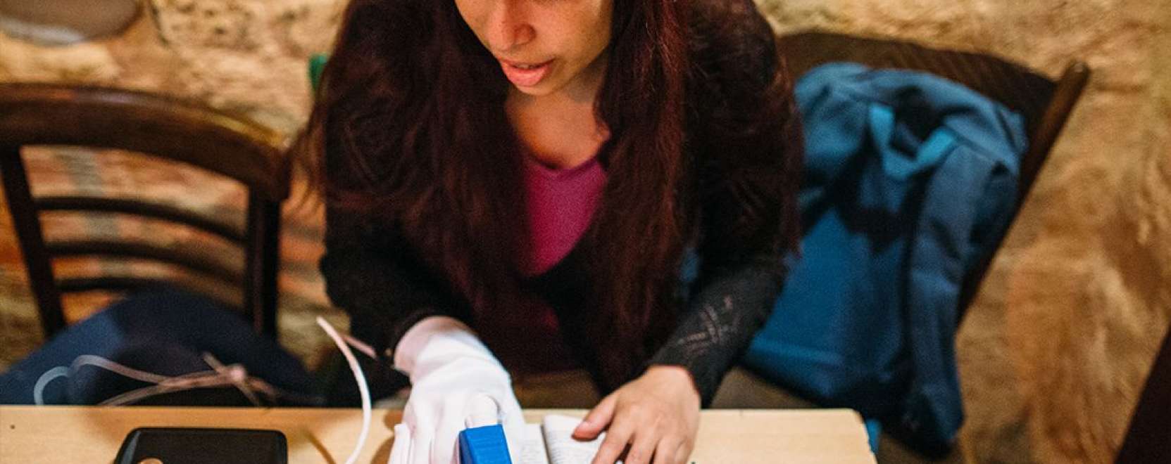 GlovEye: vakoknak seg&iacute;t az okoskesztyű