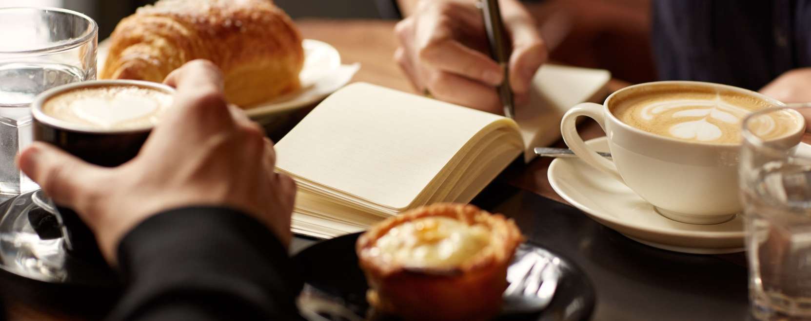 Toki&oacute;ban m&aacute;r robot k&eacute;sz&iacute;ti a k&aacute;v&eacute;t