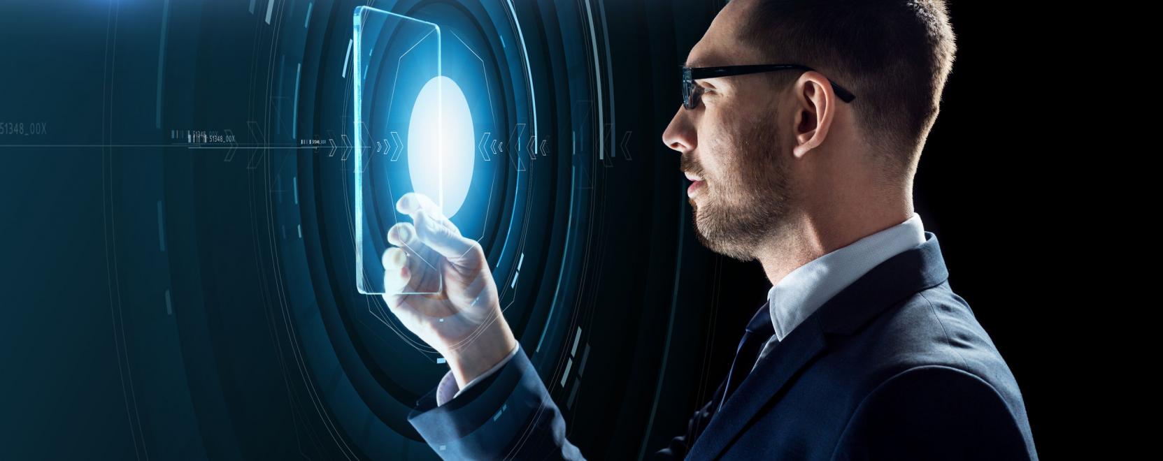 &Uacute;jabb c&eacute;gnek t&ouml;rt bele a bicsk&aacute;ja az okosszem&uuml;vegek fejleszt&eacute;s&eacute;be