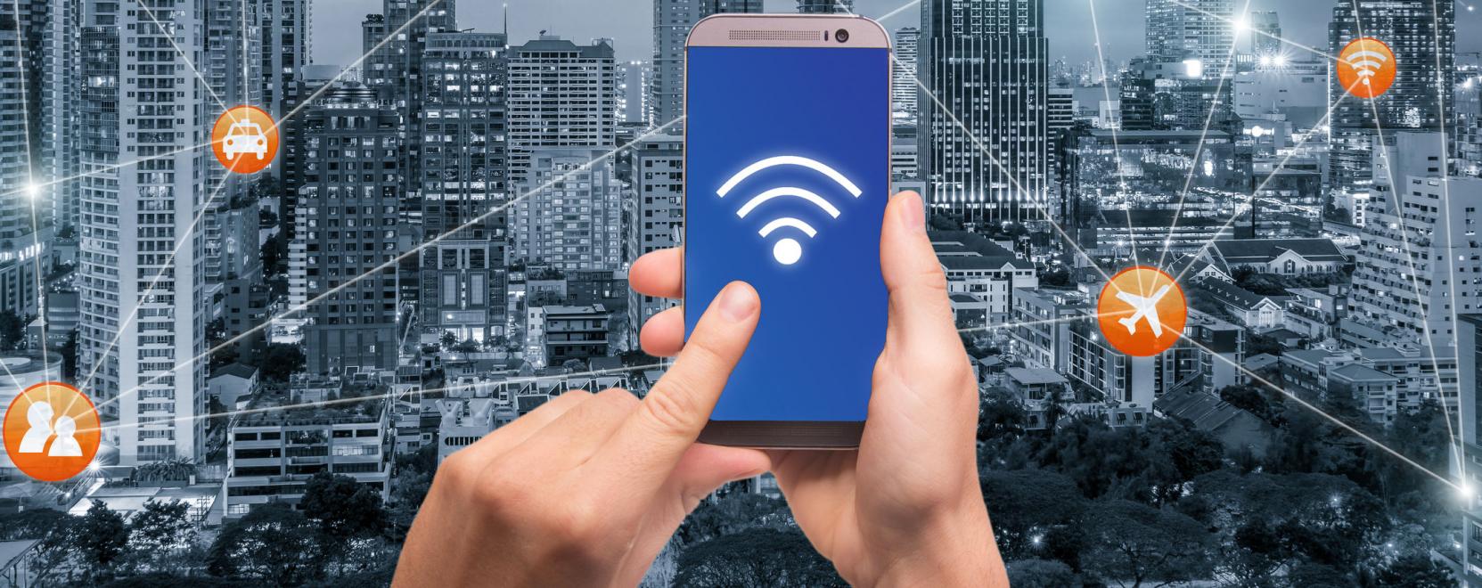 Smart city &eacute;s 5G: okosv&aacute;rosok a j&ouml;vő m&eacute;rn&ouml;keinek szem&eacute;vel
