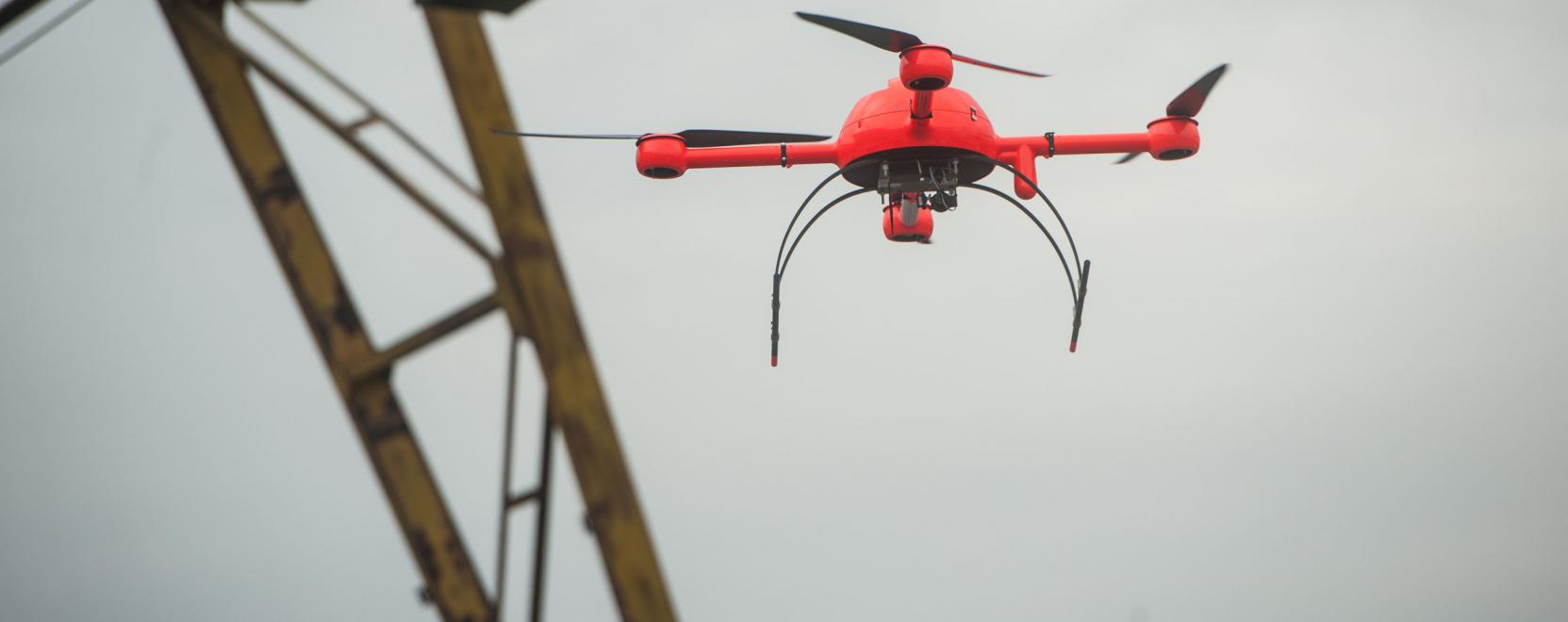 &Uacute;ton a dr&oacute;ninv&aacute;zi&oacute; fel&eacute;