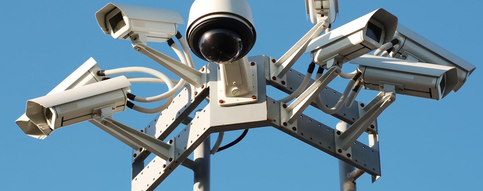 Okoskamer&aacute;kat is bevet a k&iacute;nai Nagy Testv&eacute;r