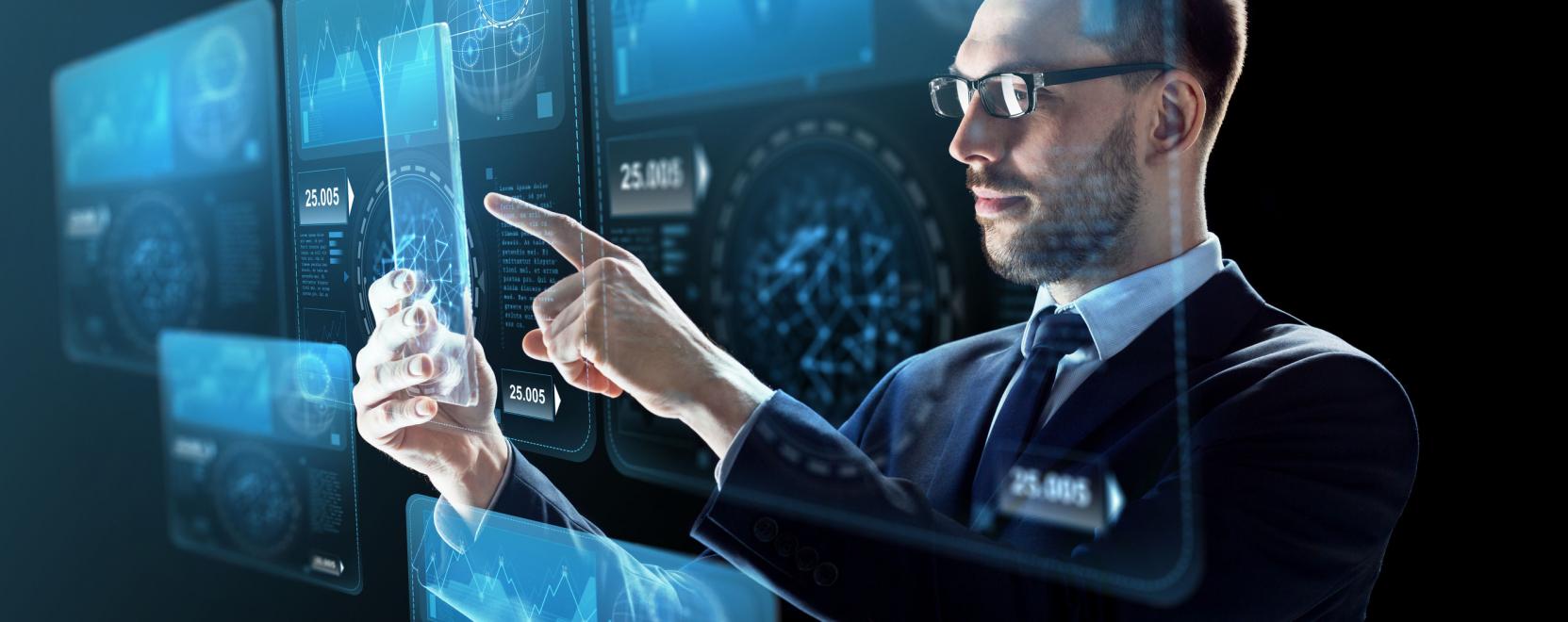 Az okosszem&uuml;veg helyett az AR-headset lesz a befut&oacute;?