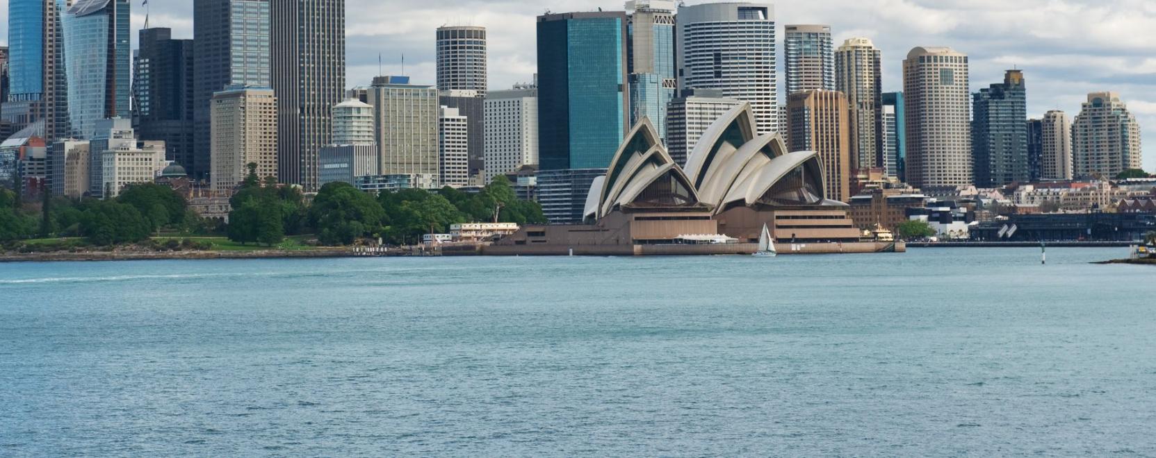 Virtu&aacute;lis val&oacute;s&aacute;g az okosv&aacute;rosokban