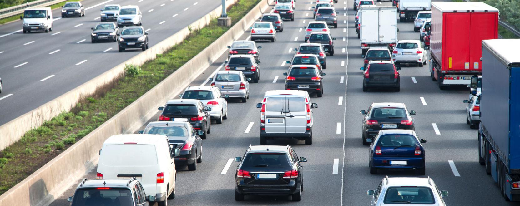 Dug&oacute;t okozhatnak az &ouml;nvezető aut&oacute;k