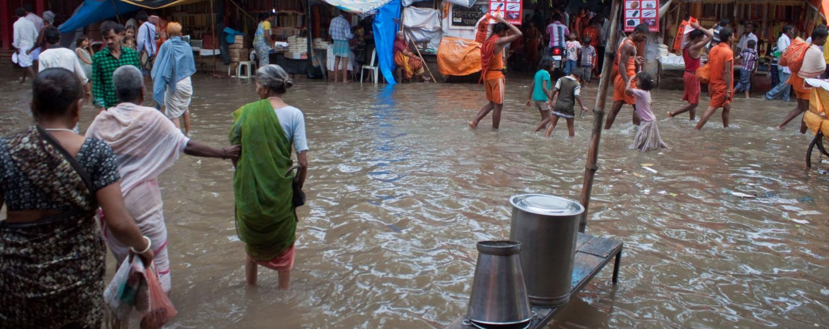 Mesters&eacute;ges intelligencia figyelmeztet a k&ouml;zelgő &aacute;rvizekre