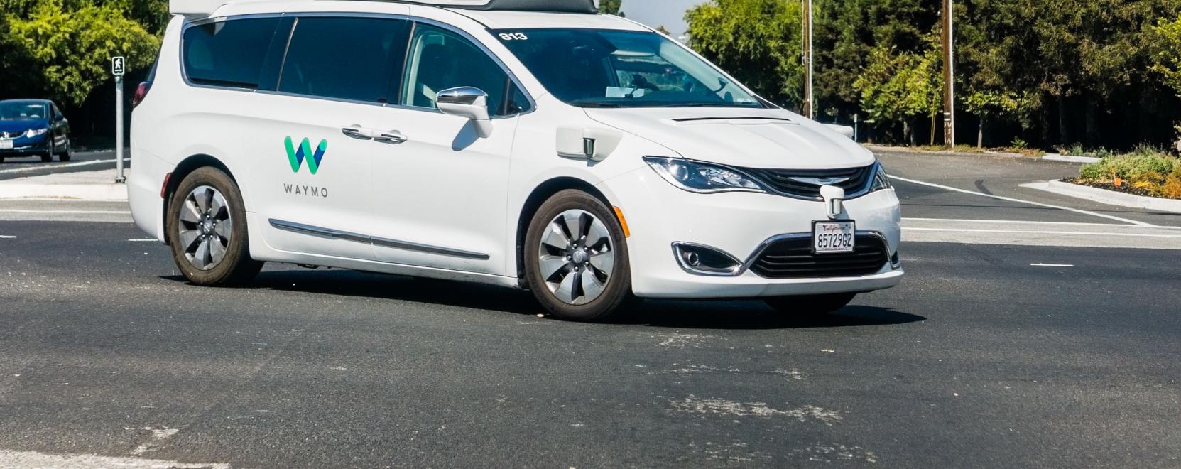 A k&iacute;nai piacot k&oacute;stolgatja a Waymo