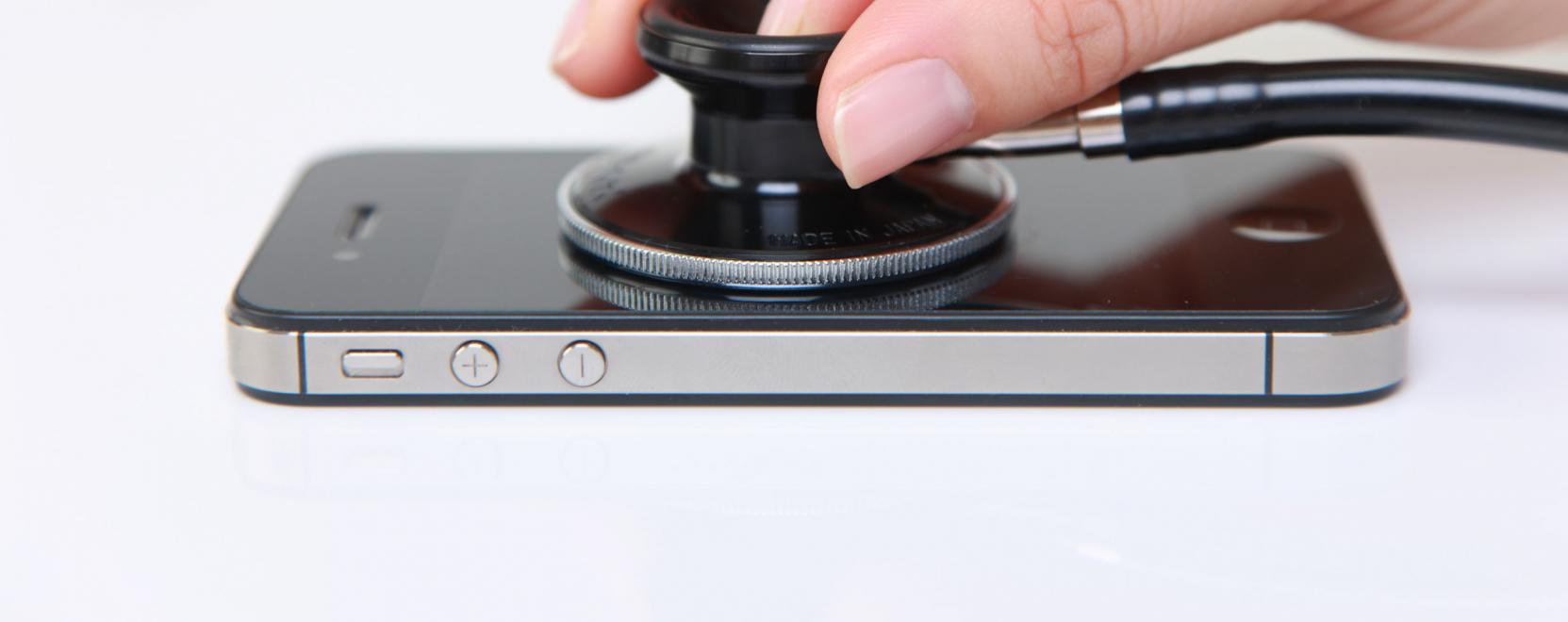 Virtu&aacute;lis asszisztens seg&iacute;thet az idősgondoz&aacute;sban