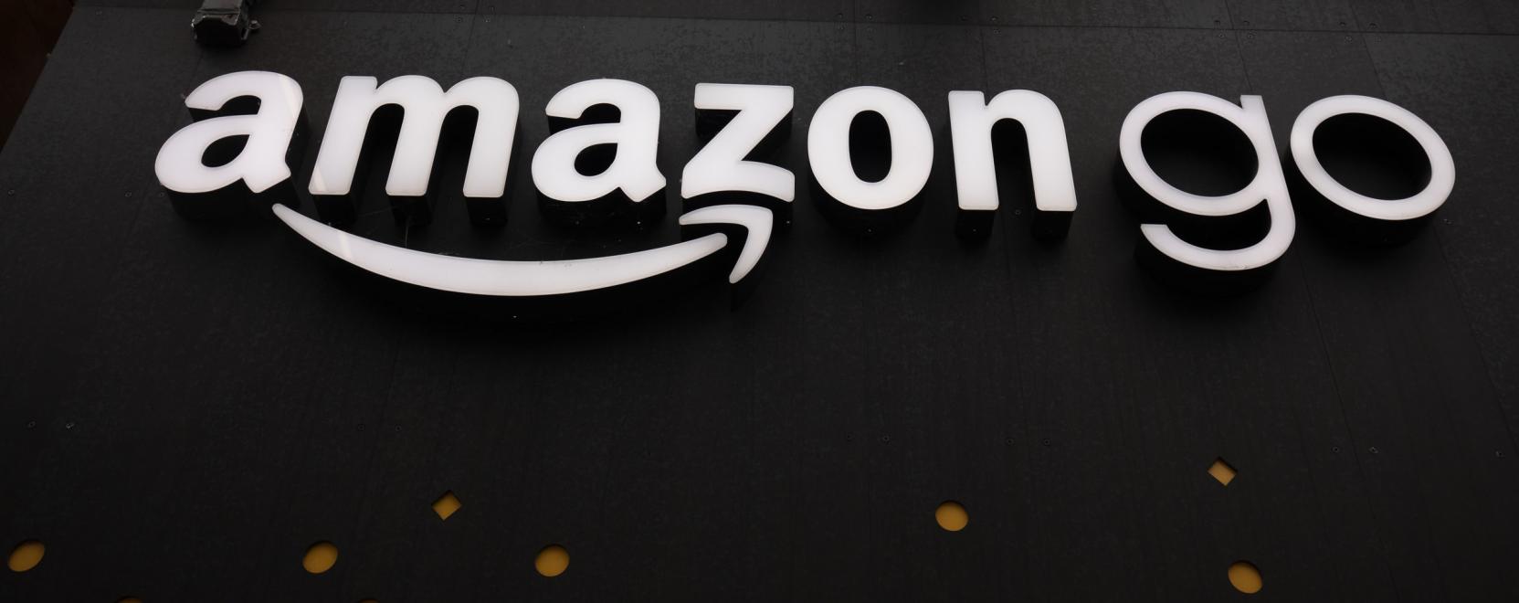 T&ouml;bb mint 3000 p&eacute;nzt&aacute;rmentes boltot nyitna az Amazon