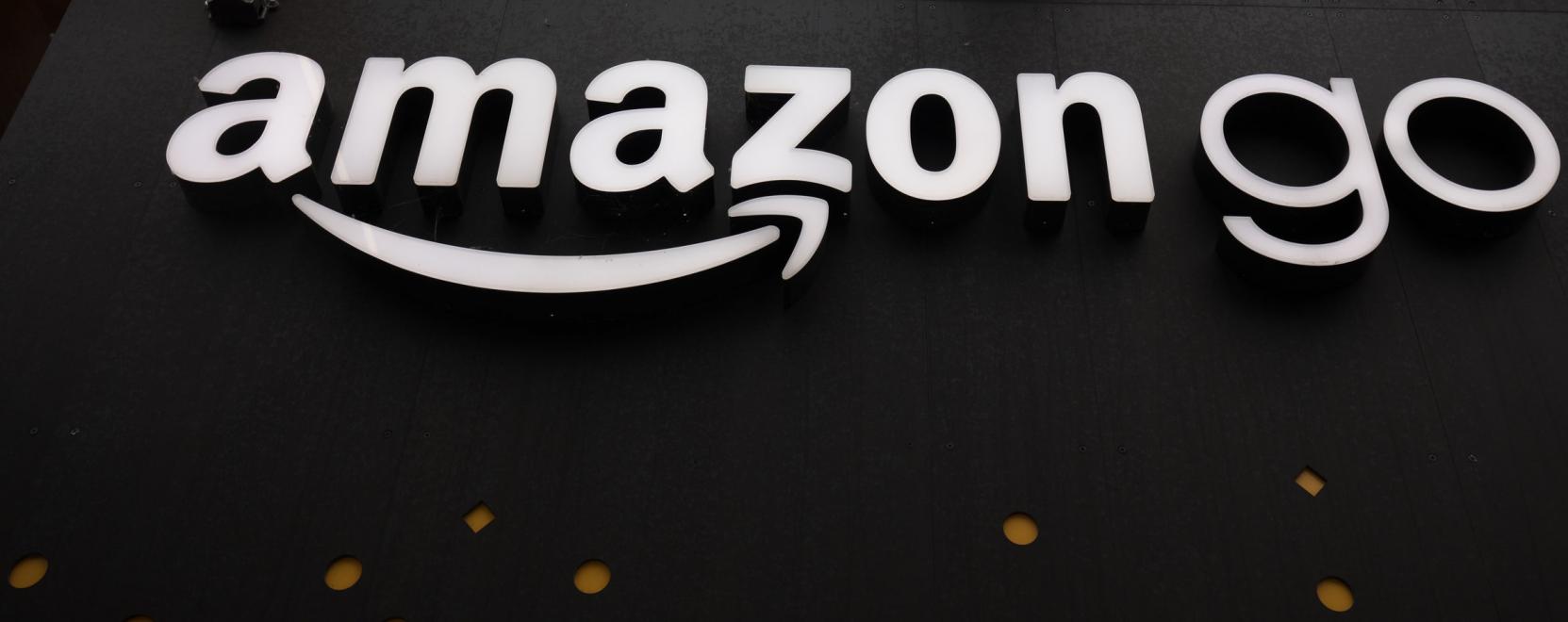 Egyre nagyobb &ouml;nkiszolg&aacute;l&oacute; boltokat &uuml;zemeltetne az Amazon