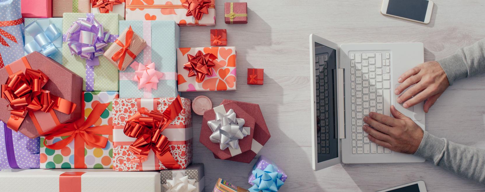 Az online kar&aacute;csonyi &uuml;zenetek a legn&eacute;pszerűbbek