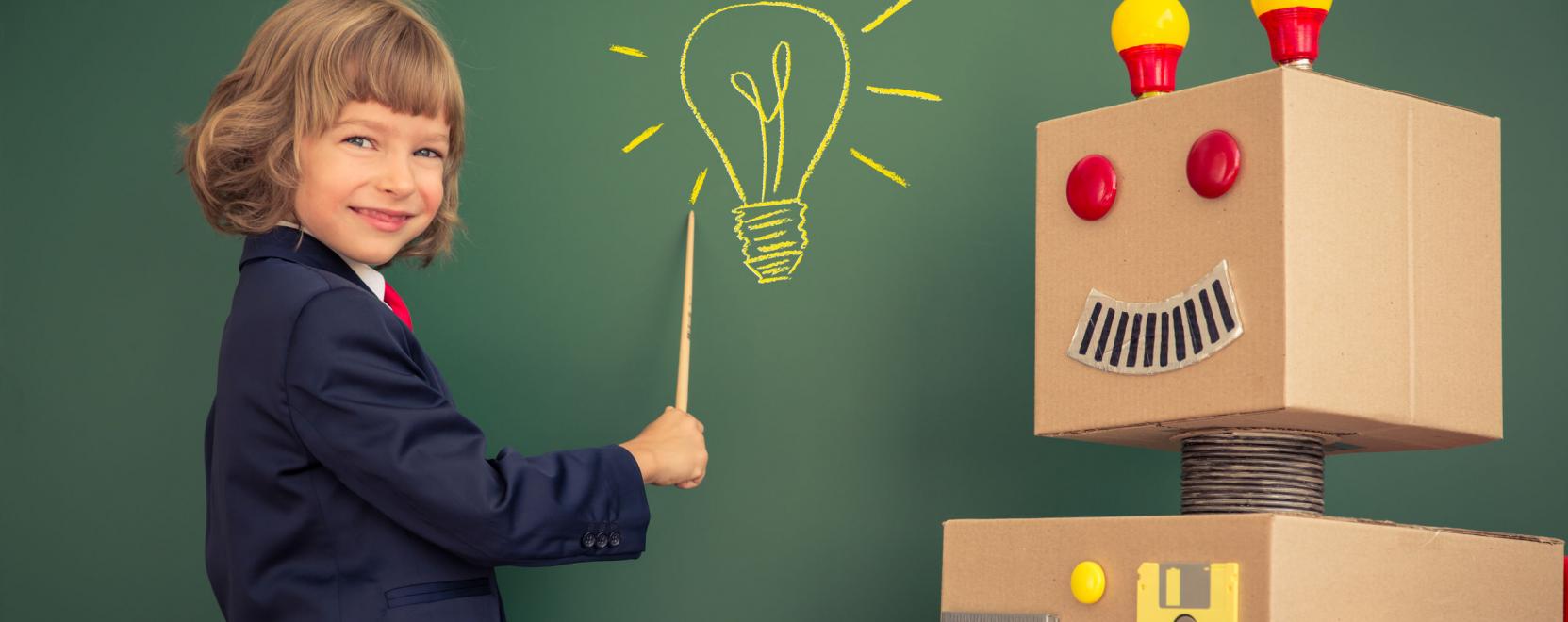 Bocco Emo: j&aacute;t&eacute;kos kapcsolattart&aacute;s a csal&aacute;dtagokkal