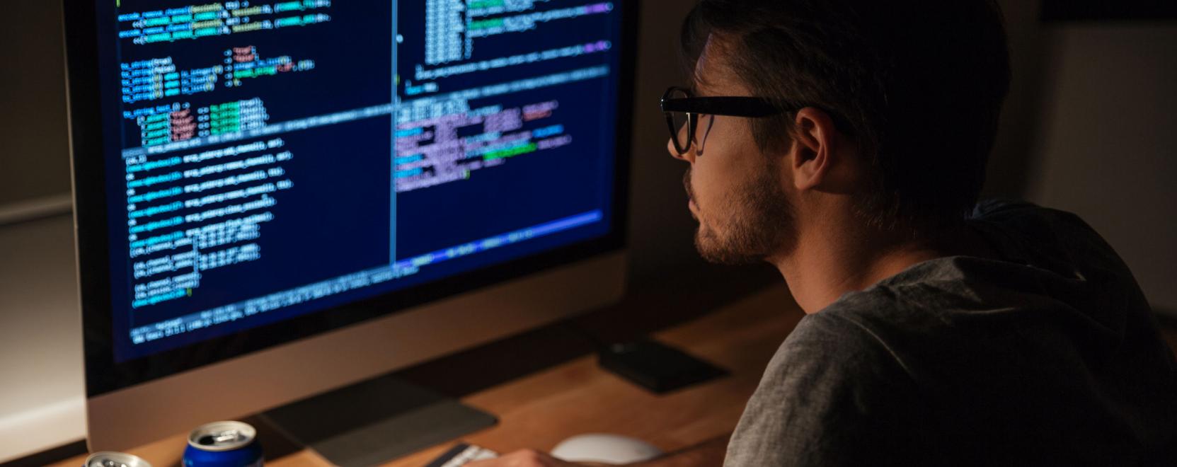 Programoz&oacute; kerestetik! Egyre &eacute;getőbb a munkaerőhi&aacute;ny