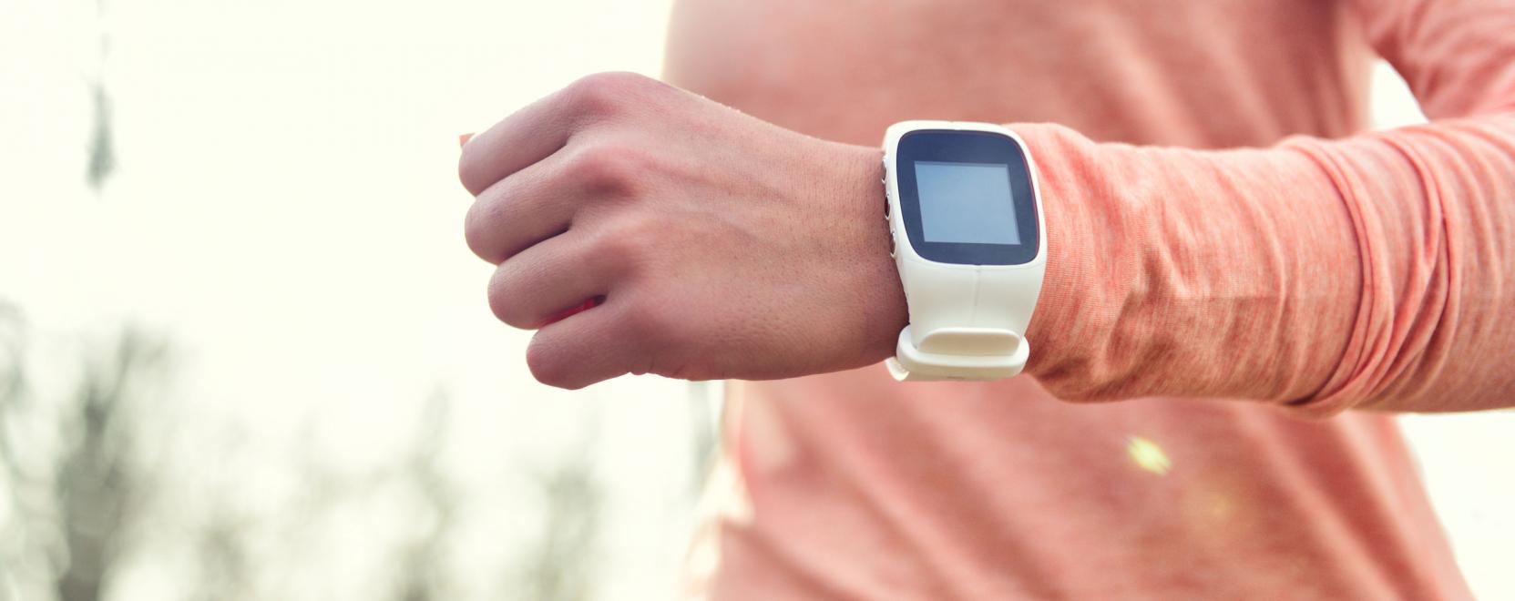 Ak&aacute;r testhővel is t&ouml;lthető lesz a viselhető kieg&eacute;sz&iacute;tő