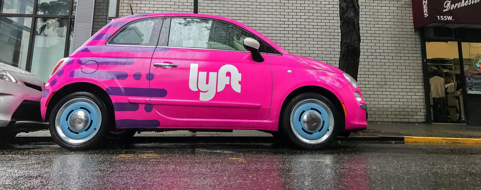 A k&ouml;zleked&eacute;s-biztons&aacute;gra f&oacute;kusz&aacute;l a Lyft