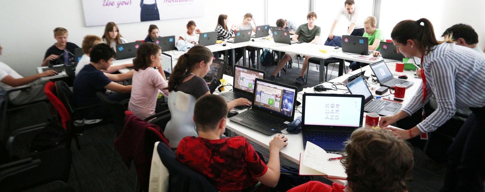M&aacute;r lehet jelentkezni a Vodafone Coding Camp-re!
