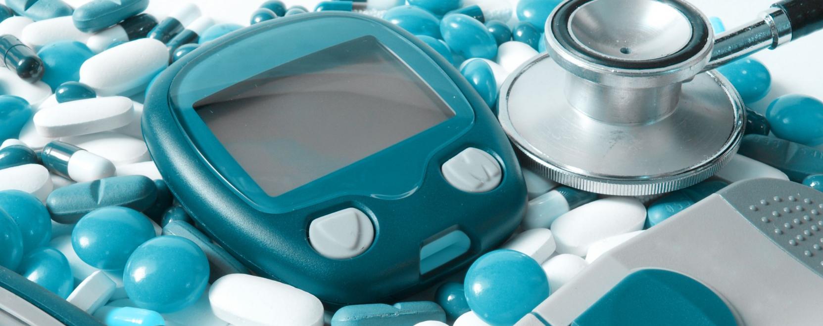 T&aacute;vfel&uuml;gyelet &eacute;s AI: viselhető eszk&ouml;z a kr&oacute;nikus betegeknek