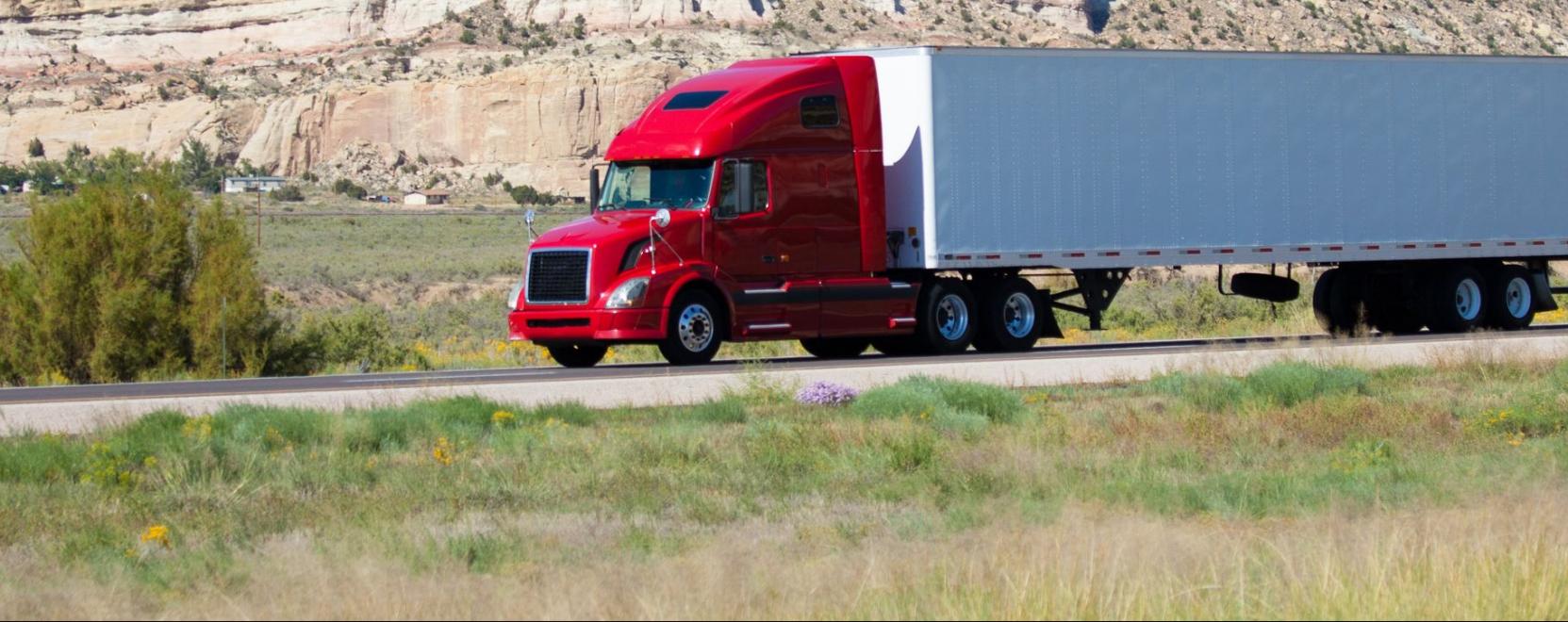 Az &ouml;nvezető kamionok sim&aacute;n beelőzhetik a szem&eacute;lyaut&oacute;kat