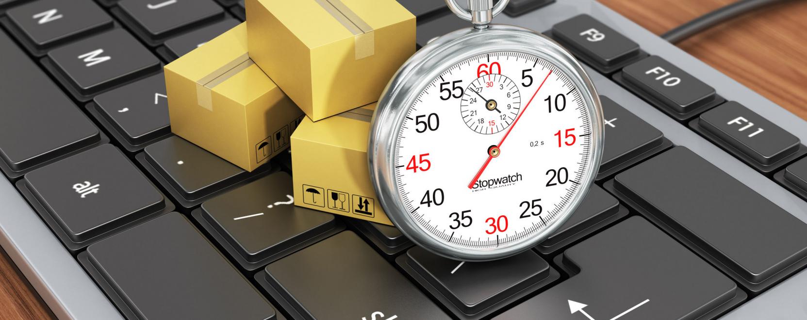 Robot adja ki a csomagot a Decathlon &aacute;ruh&aacute;z&aacute;ban