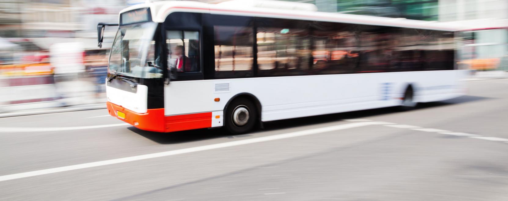 Bej&ouml;tt az okos t&ouml;megk&ouml;zleked&eacute;s Tatab&aacute;ny&aacute;n