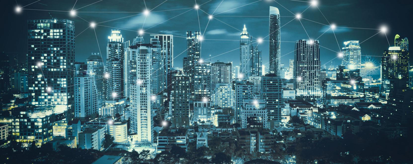 K&uuml;sz&ouml;b&ouml;n az okosv&aacute;rosok kora