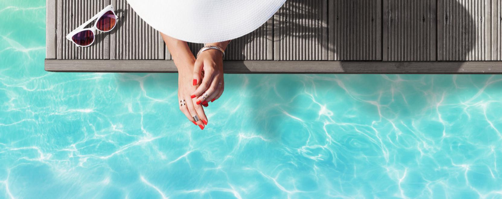 &Iacute;gy lehet tiszt&aacute;bb a kerti medence