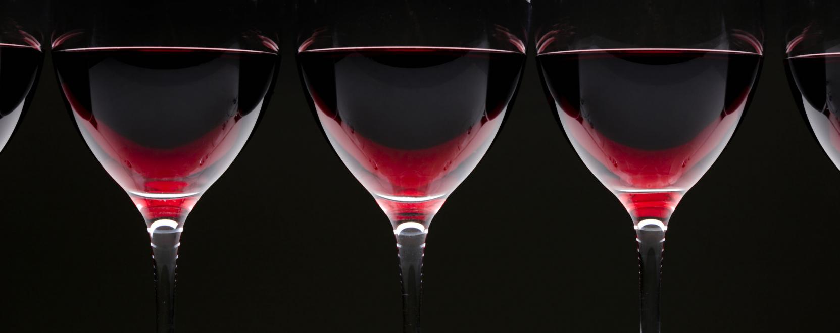 Mi a kapcsolat az alkohol &eacute;s a viselhető kieg&eacute;sz&iacute;tők k&ouml;z&ouml;tt?