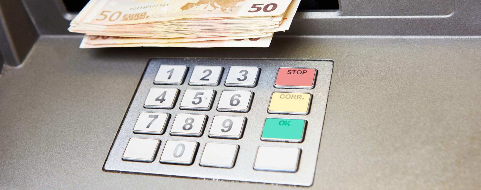 J&ouml;het a piszkos munka &ndash; Robot ny&uuml;st&ouml;li az ATM-eket