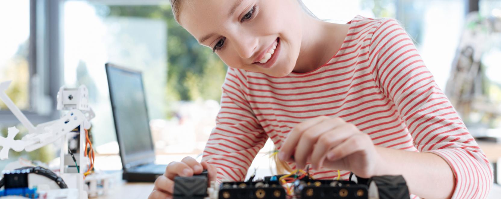 Hogyan tudjuk felk&eacute;sz&iacute;teni gyermekeinket a j&ouml;vő munk&aacute;ira?