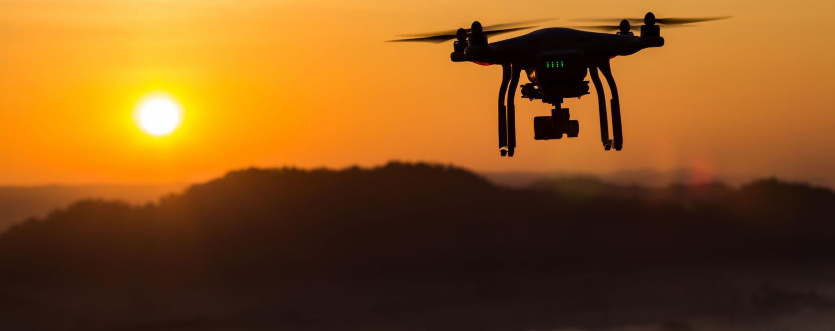 M&eacute;g t&ouml;bbet seg&iacute;thetnek a dr&oacute;nok a katasztr&oacute;f&aacute;kn&aacute;l