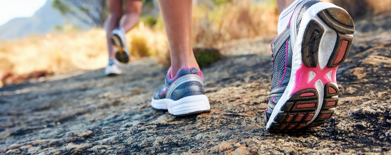 Bez&aacute;rja k&eacute;t robotiz&aacute;lt szupergy&aacute;r&aacute;t az Adidas