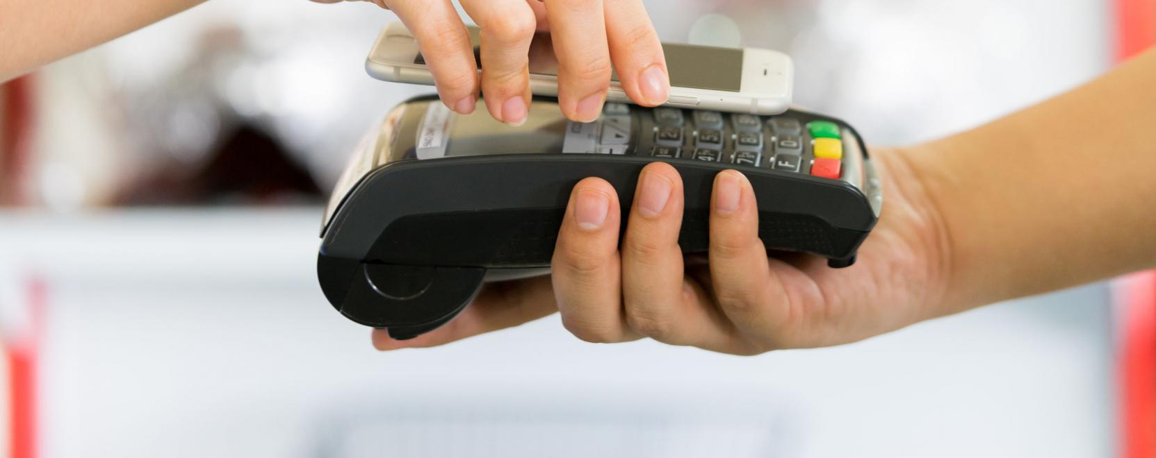 Komoly l&eacute;p&eacute;sre k&eacute;nyszer&uuml;lhet az Apple N&eacute;metorsz&aacute;gban