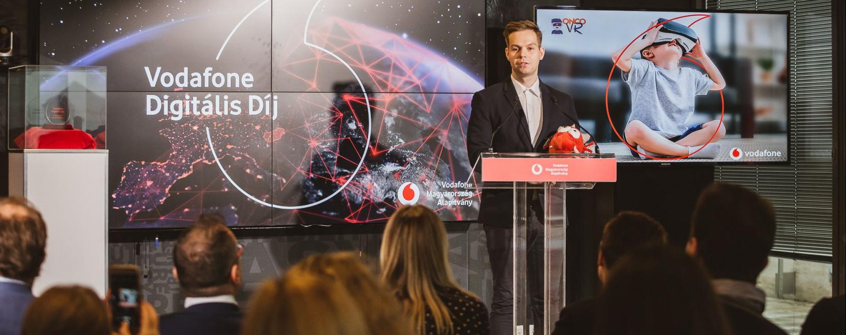 J&aacute;t&eacute;kos gy&oacute;gyul&aacute;s: virtu&aacute;lis val&oacute;s&aacute;g a gyerekk&oacute;rh&aacute;zakban