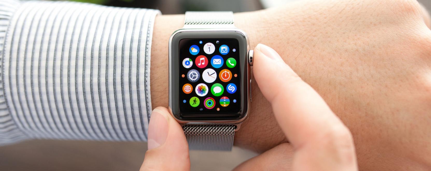 Az Apple Watch odacsapott a sv&aacute;jci &oacute;r&aacute;knak