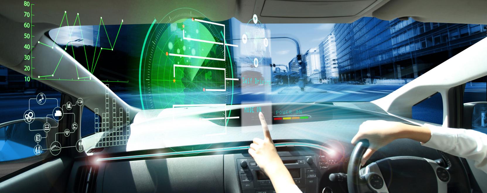 Doll&aacute;rmilli&oacute;kat pump&aacute;l az &ouml;nvezet&eacute;sbe a Toyota