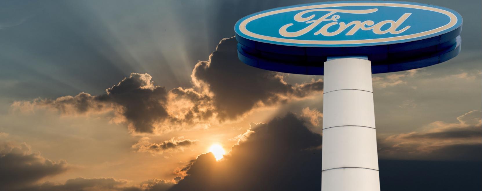 F&eacute;kez a Ford, v&aacute;rni kell m&eacute;g az &ouml;nvezető szolg&aacute;ltat&aacute;sukra