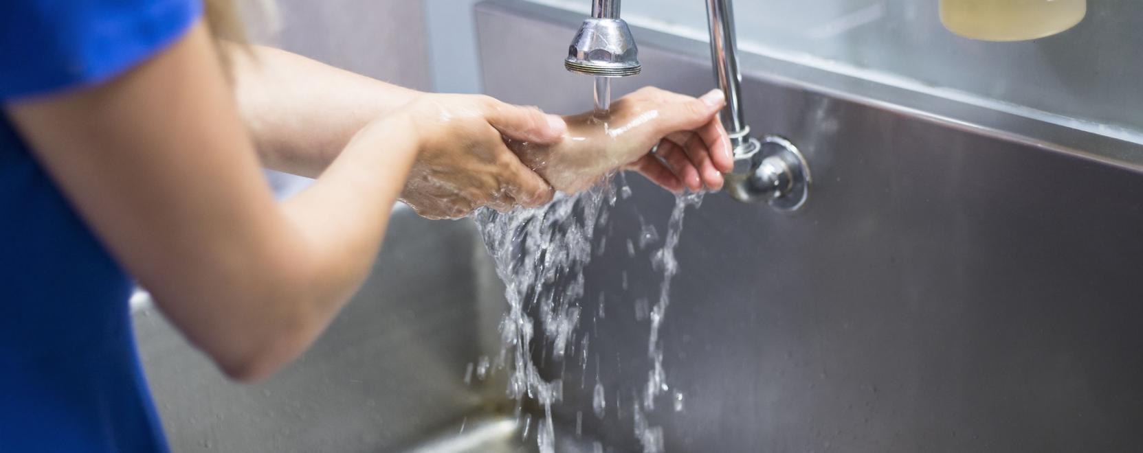 Innov&aacute;ci&oacute;s d&iacute;jat nyert a k&eacute;zmos&aacute;sra tan&iacute;t&oacute; VR applik&aacute;ci&oacute;