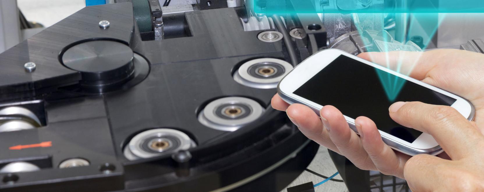 Okosgy&aacute;rak: robotprogramok &eacute;s dolgok internete az &uuml;zemben