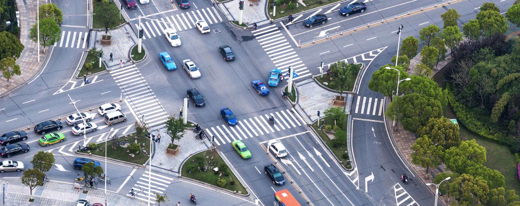 Intelligens l&aacute;mp&aacute;k seg&iacute;tik az aut&oacute;sokat a kaszin&oacute;v&aacute;rosban