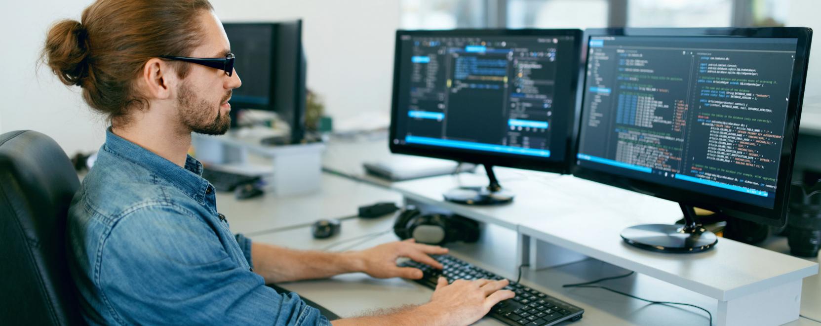 K&ouml;z&ouml;s tananyagot fejleszt az ELTE &eacute;s a Microsoft