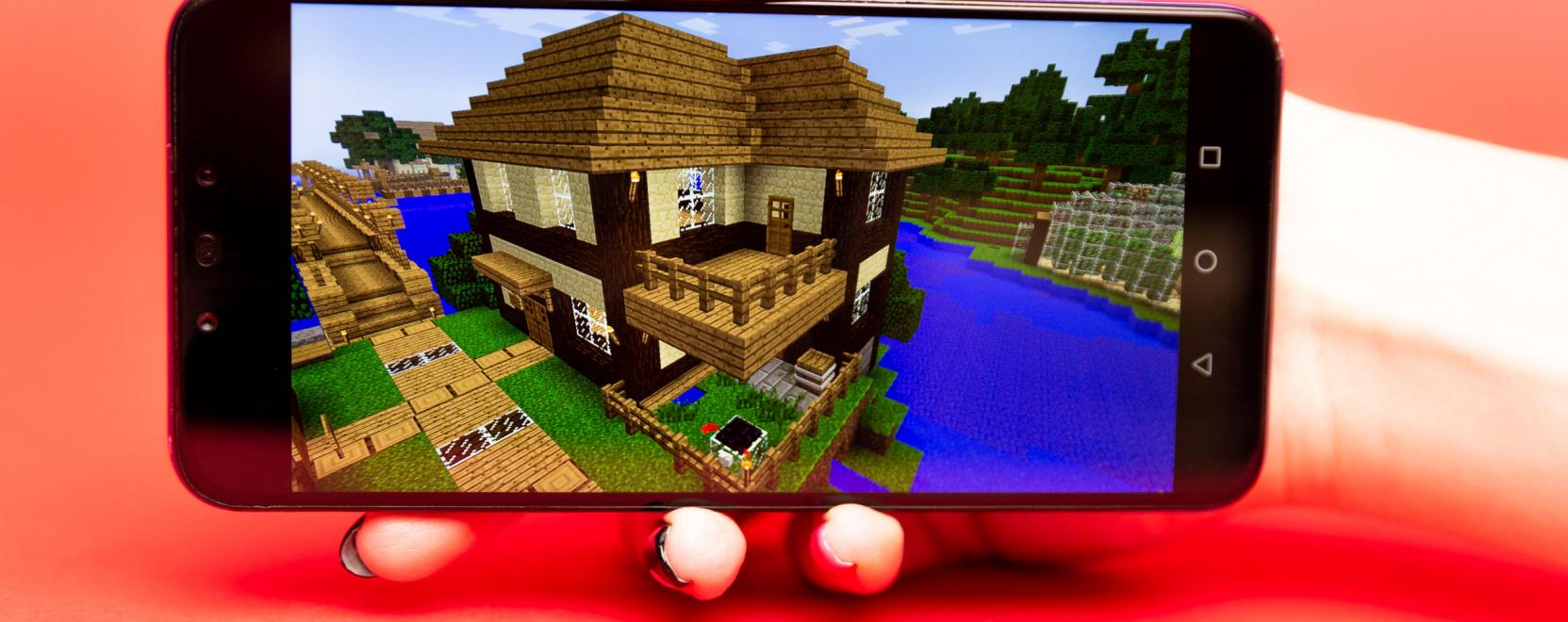 &Eacute;lm&eacute;nyalap&uacute; programoz&aacute;s: &iacute;gy tan&iacute;tja a gyerekeket a Skool