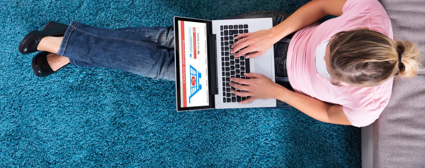 Rekordokat d&ouml;nt a koronav&iacute;rus miatt az e-kereskedelem