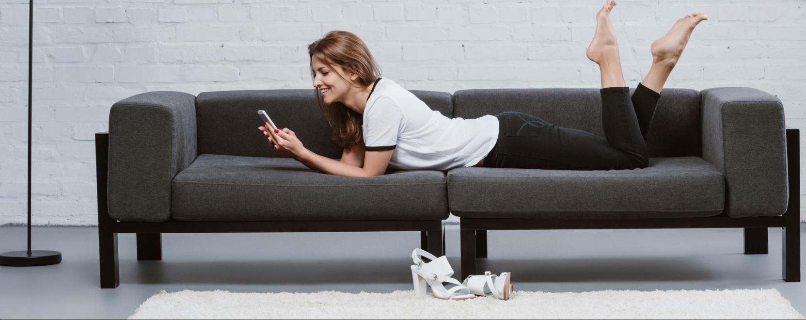 A telefonon netezők k&eacute;tharmada m&aacute;r &eacute;jjel-nappal a neten l&oacute;g