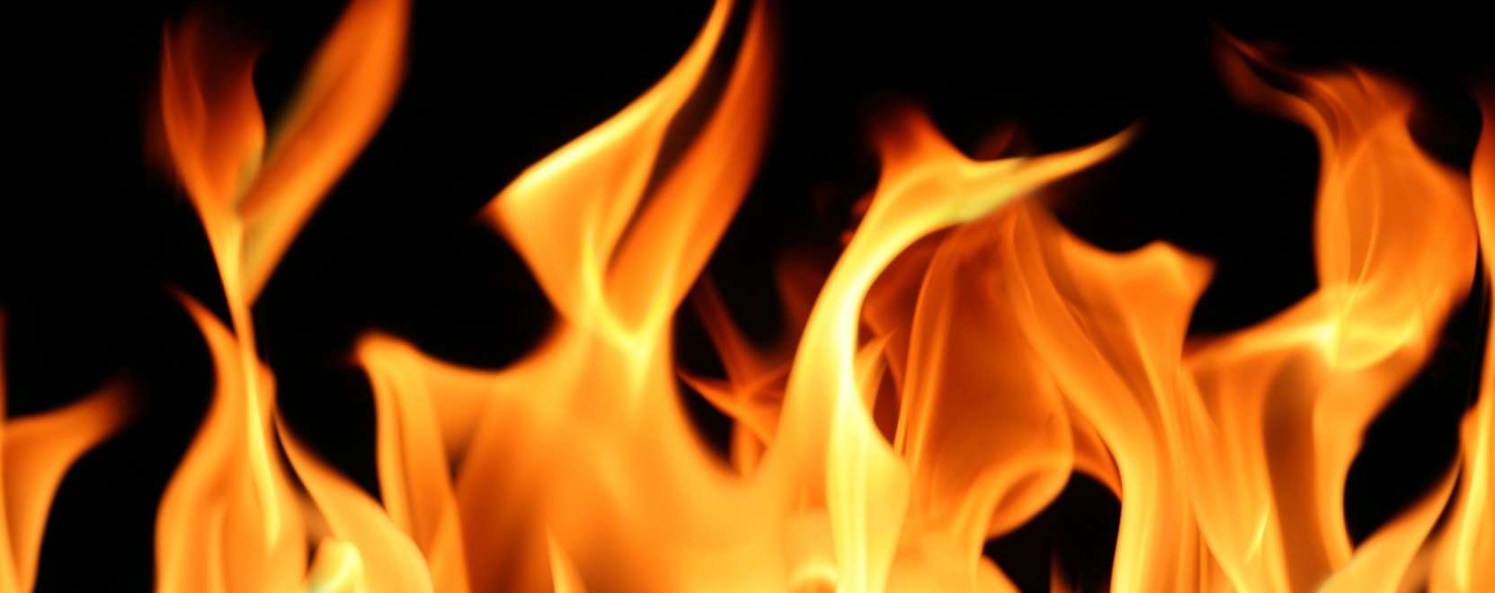 Okosl&aacute;mpa f&uacute;j riad&oacute;t, ha kigyulladt a h&aacute;z