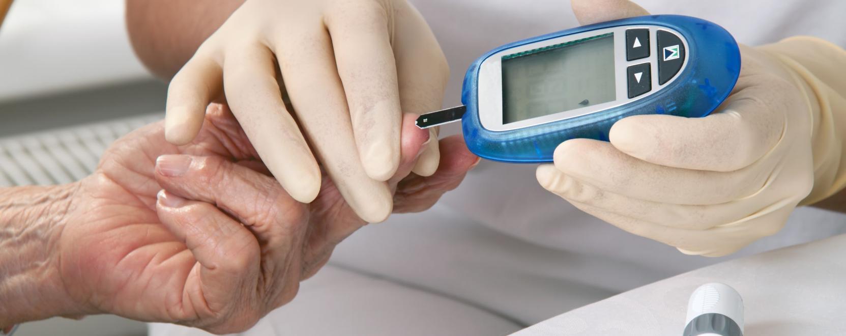 Sokat segít a telemedicinás vércukormérő – a járványban is