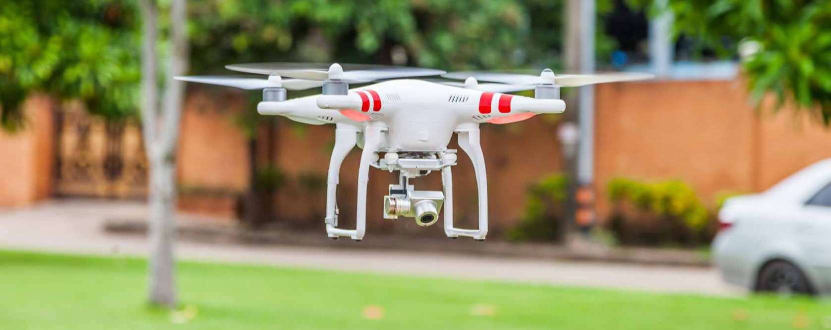 Tűz, &oacute;nos eső, ment&eacute;s: dr&oacute;nok v&eacute;szhelyzetben 